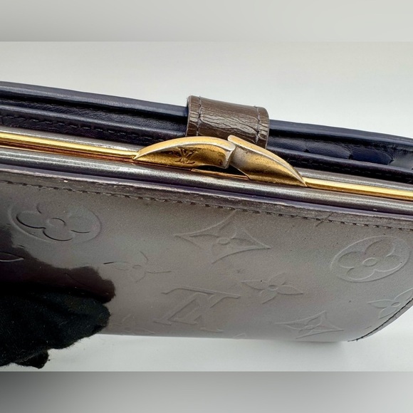 Louis Vuitton Vernis Monogram Wallet | Professionally Repainted - Picture 8 of 12
